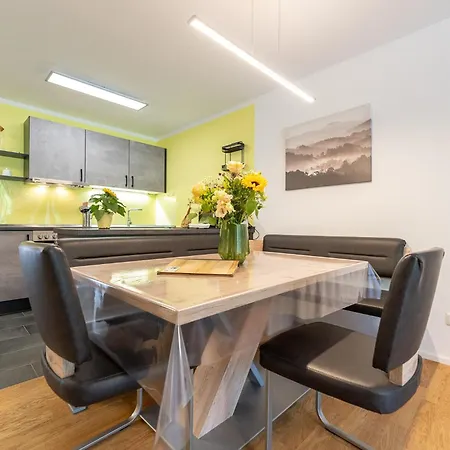 Butterblume, - Haus Wiesenquelle